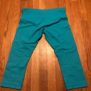 Lululemon Capri workout pants